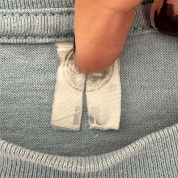 Maui & Sons SZ M Vintage blue shark surf t-shirt - Picture 3 of 3